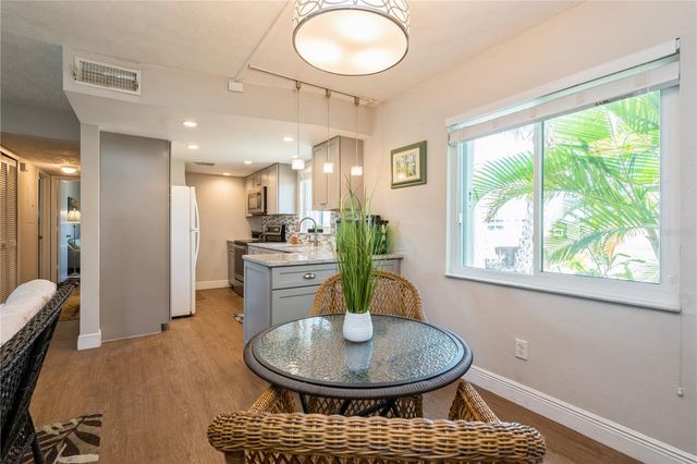 527 CAPE CORAL PARKWAY W 4, Cape Coral, FL 33914