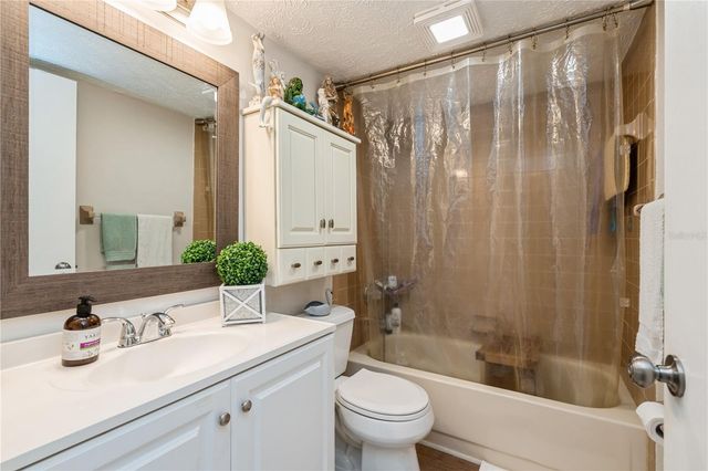 527 CAPE CORAL PARKWAY W 4, Cape Coral, FL 33914