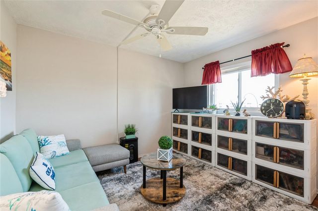 527 CAPE CORAL PARKWAY W 4, Cape Coral, FL 33914