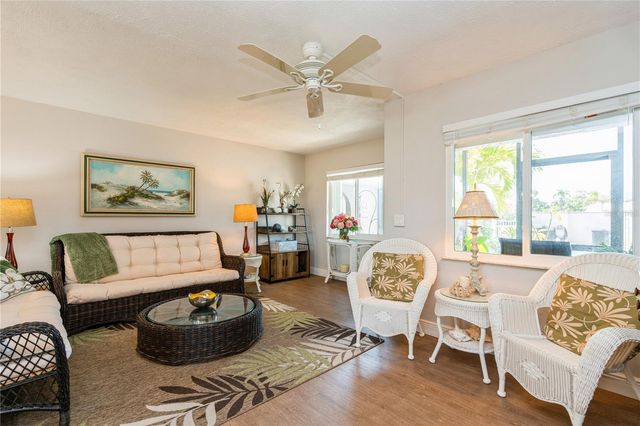 527 CAPE CORAL PARKWAY W 4, Cape Coral, FL 33914