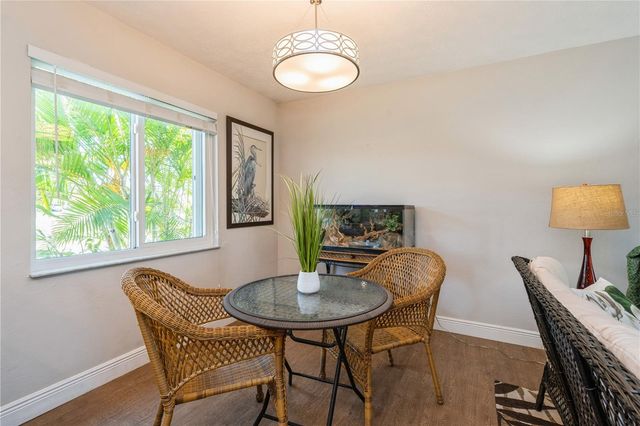 527 CAPE CORAL PARKWAY W 4, Cape Coral, FL 33914