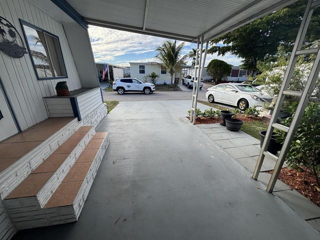 4912 NW 3rd Ave, Lot 940, Deerfield Beach, FL 33064