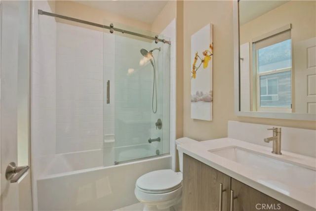 6749 W Gill, Los Angeles, CA 90068