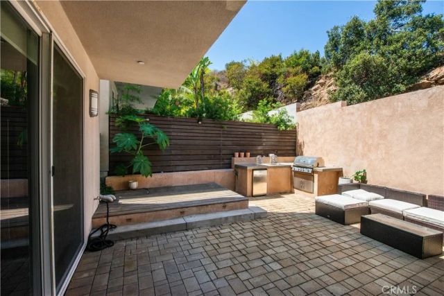 6749 W Gill, Los Angeles, CA 90068