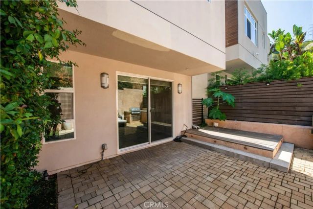 6749 W Gill, Los Angeles, CA 90068