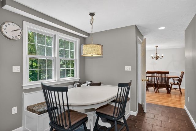 11 Chickadee Dr, Norfolk, MA 02056
