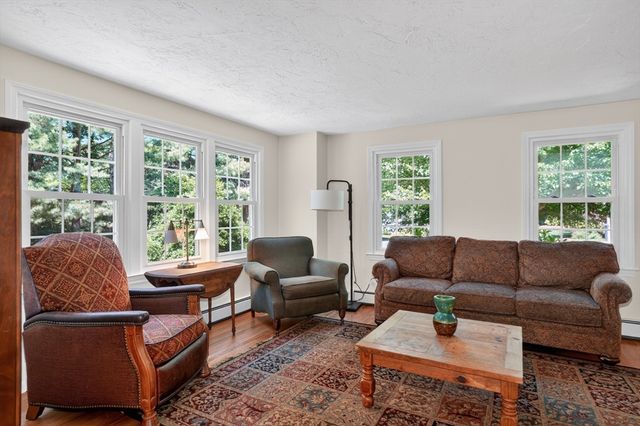 11 Chickadee Dr, Norfolk, MA 02056