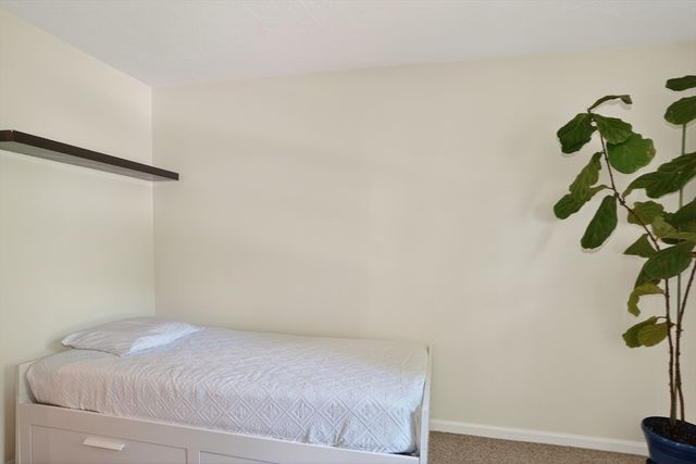11 Chickadee Dr, Norfolk, MA 02056