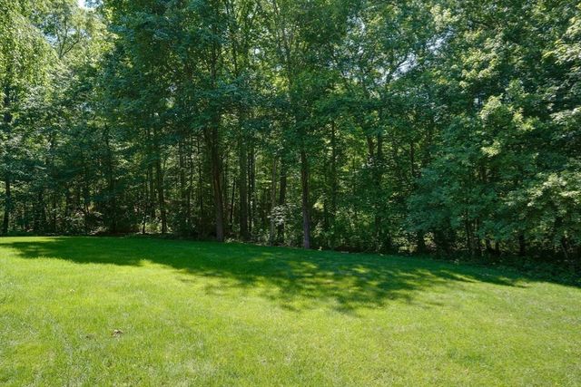 11 Chickadee Dr, Norfolk, MA 02056