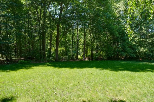 11 Chickadee Dr, Norfolk, MA 02056