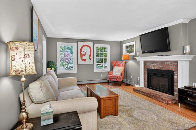 11 Chickadee Dr, Norfolk, MA 02056