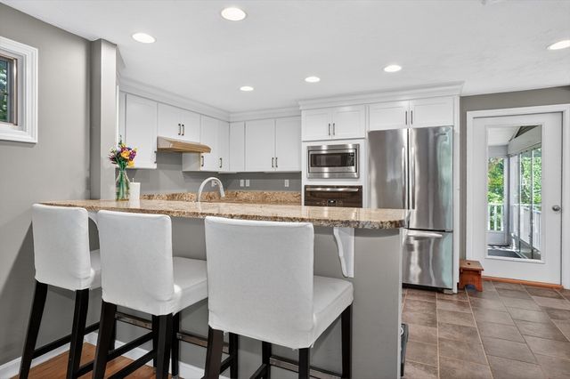 11 Chickadee Dr, Norfolk, MA 02056