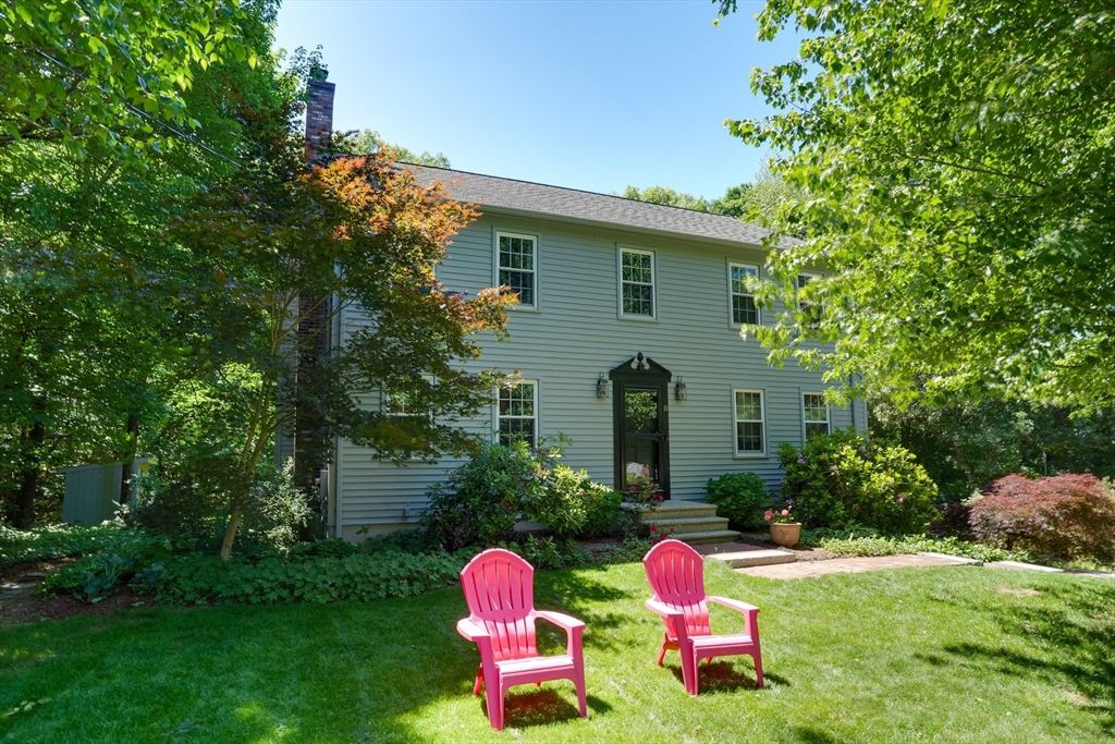 11 Chickadee Dr, Norfolk, MA 02056