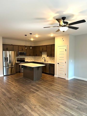 322 Banbury Dr, Gallatin, TN 37066