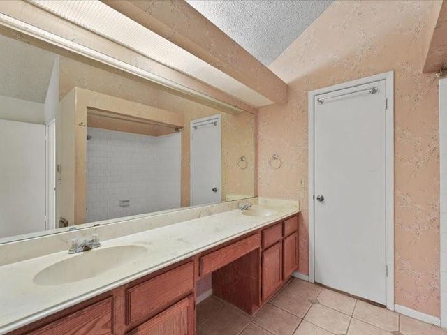 3317 Golden Trails Drive 807, Houston, TX 77345