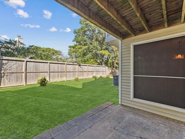 3317 Golden Trails Drive 807, Houston, TX 77345