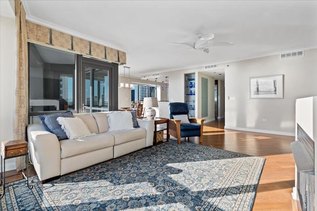 130 N Garland Court 3205, Chicago, IL 60602