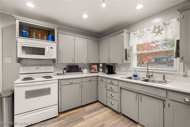 4001 S P Street, Fort Smith, AR 72903