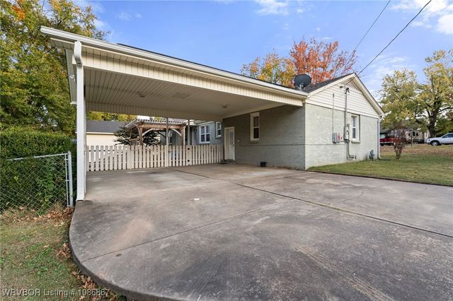 4001 S P Street, Fort Smith, AR 72903