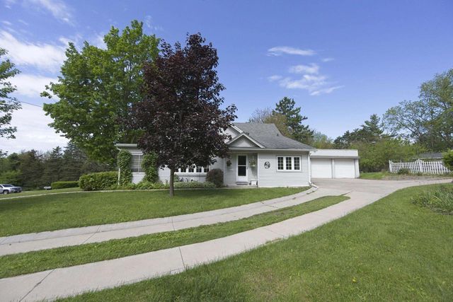 304 10th Avenue, Baraboo, WI 53913