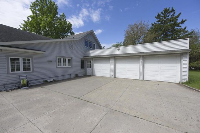304 10th Avenue, Baraboo, WI 53913