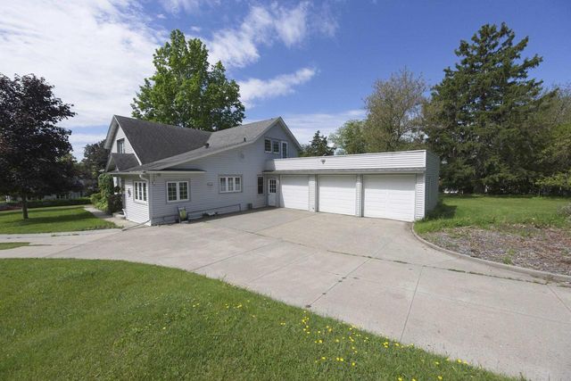 304 10th Avenue, Baraboo, WI 53913