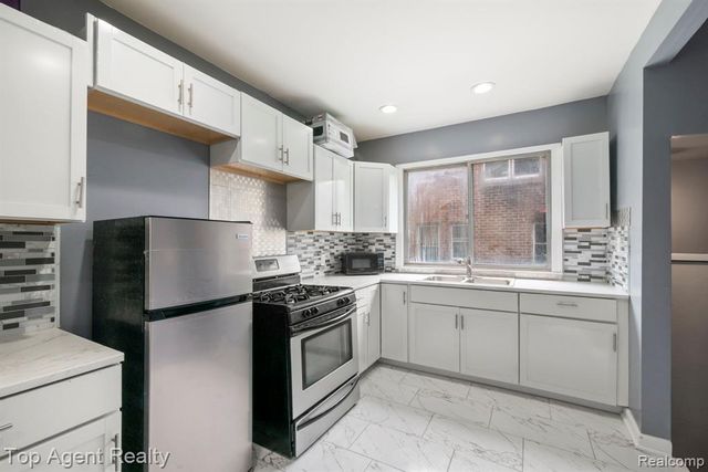 19164 Riopelle Street, Highland Park, MI 48203
