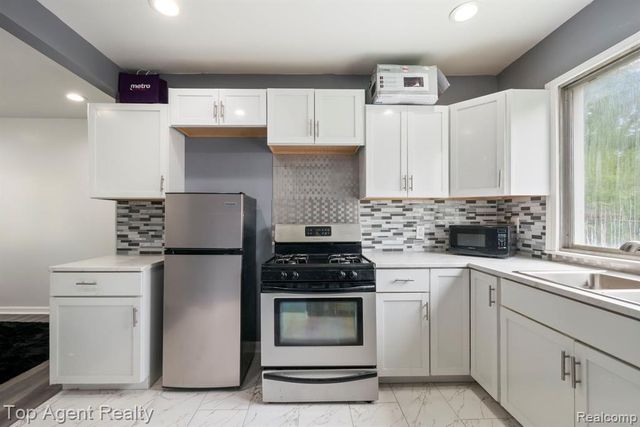 19164 Riopelle Street, Highland Park, MI 48203