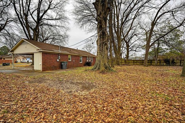 880 CRAIGWOOD DR, Memphis, TN 38116