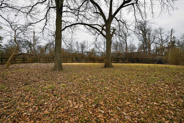 880 CRAIGWOOD DR, Memphis, TN 38116