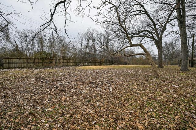 880 CRAIGWOOD DR, Memphis, TN 38116