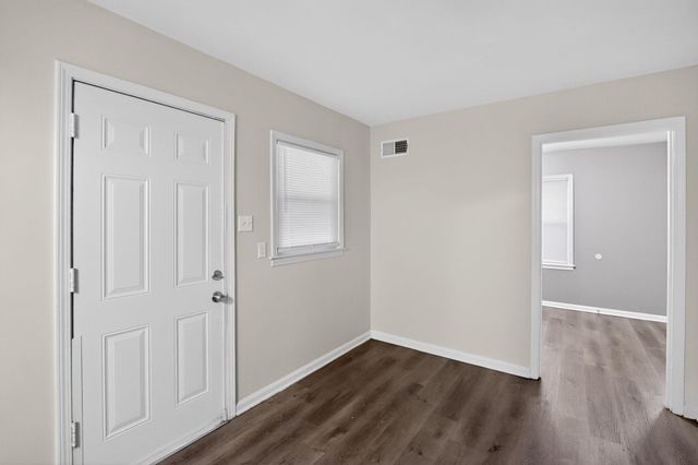 880 CRAIGWOOD DR, Memphis, TN 38116