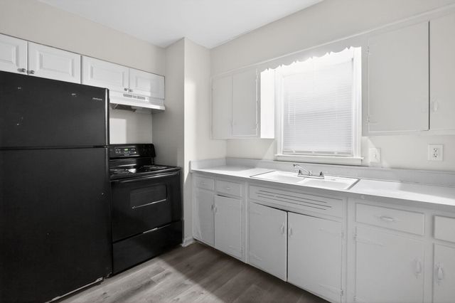 880 CRAIGWOOD DR, Memphis, TN 38116