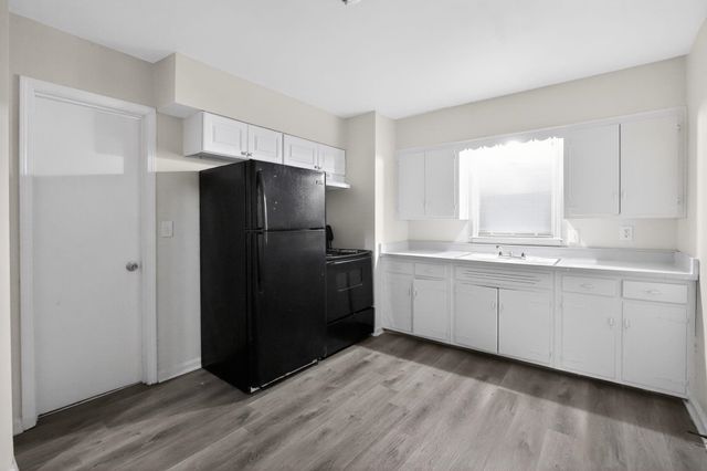 880 CRAIGWOOD DR, Memphis, TN 38116