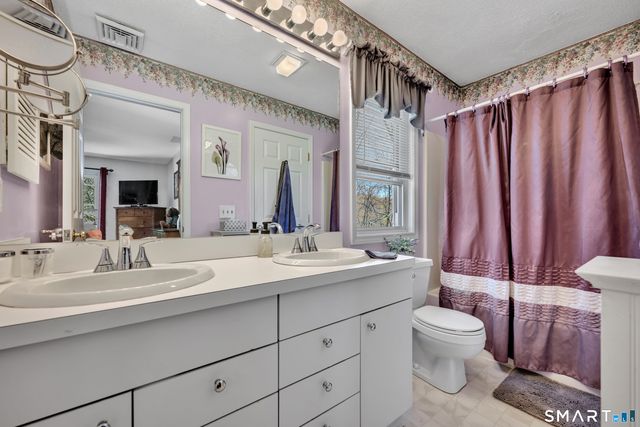 194 Notting Hill Gate, Torrington, CT 06790