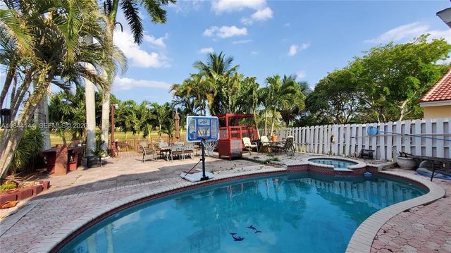 4430 SW 82nd Way, Davie, FL 33328