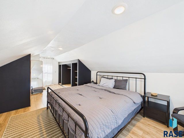 404 S Highland Ave Avenue, Sioux Falls, SD 57103