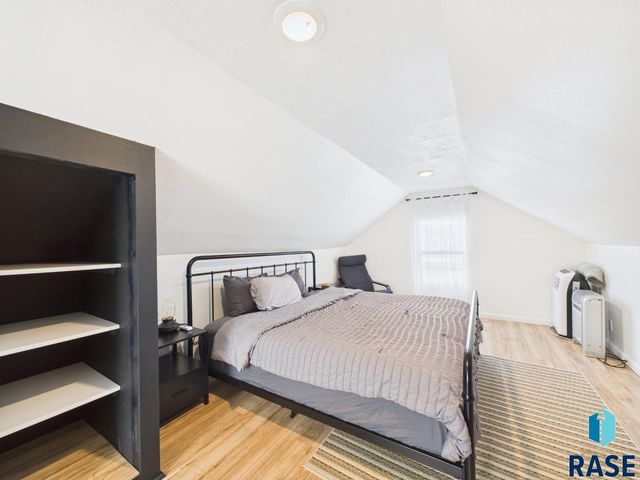 404 S Highland Ave Avenue, Sioux Falls, SD 57103