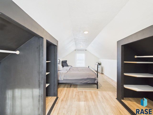 404 S Highland Ave Avenue, Sioux Falls, SD 57103