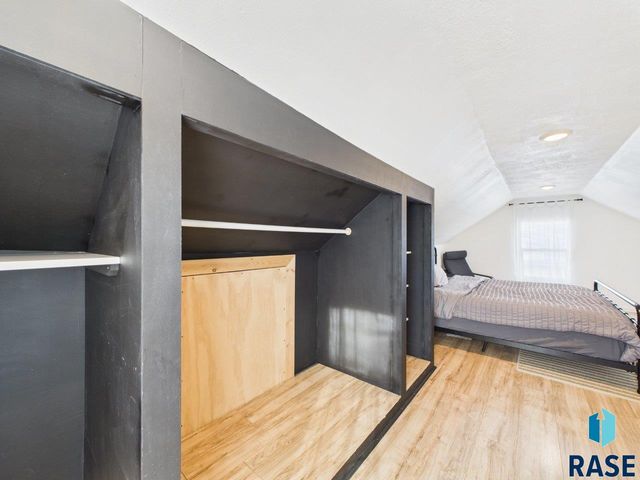 404 S Highland Ave Avenue, Sioux Falls, SD 57103