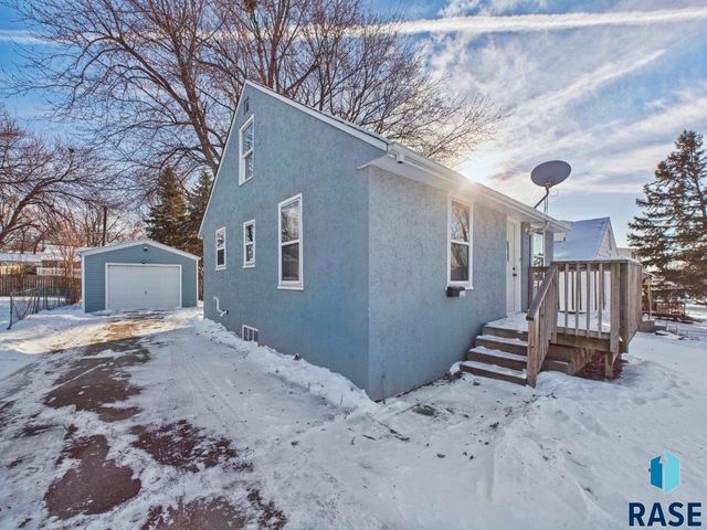 404 S Highland Ave Avenue, Sioux Falls, SD 57103