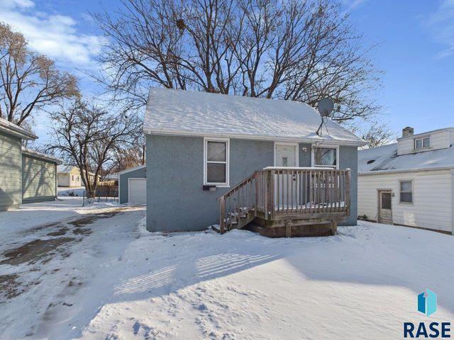 404 S Highland Ave Avenue, Sioux Falls, SD 57103