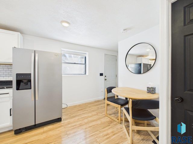 404 S Highland Ave Avenue, Sioux Falls, SD 57103