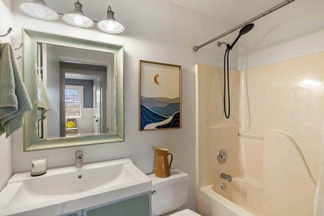 290 Sunset RDG, Dripping Springs, TX 78620
