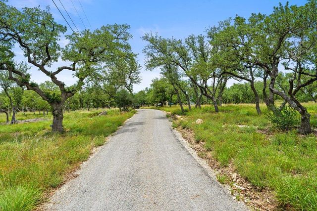 290 Sunset RDG, Dripping Springs, TX 78620