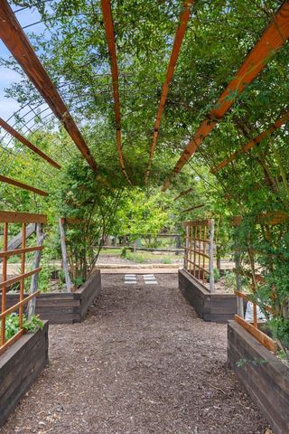 290 Sunset RDG, Dripping Springs, TX 78620