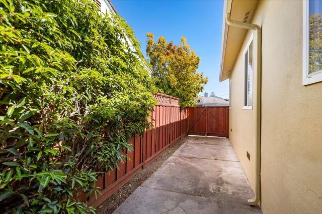 3713 Santiago Street, San Mateo, CA 94403