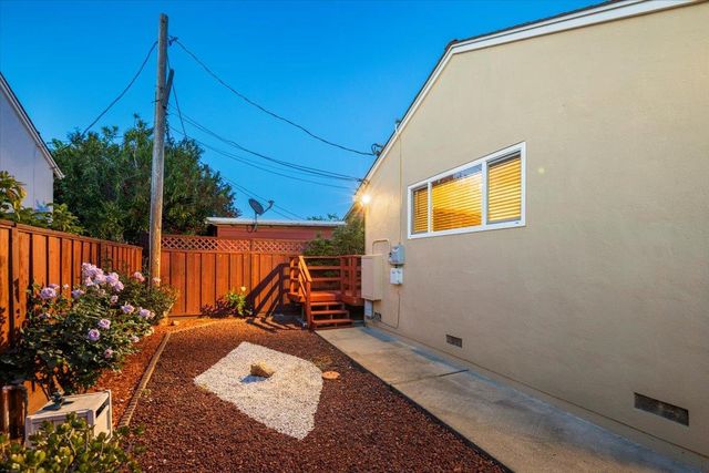 3713 Santiago Street, San Mateo, CA 94403