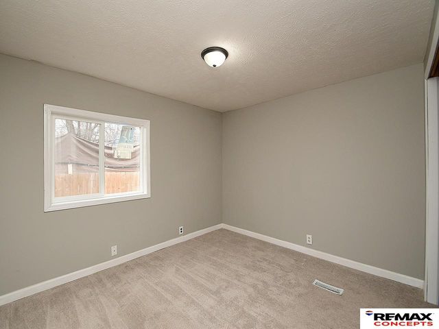 4136 Bellville Drive, Lincoln, NE 68521