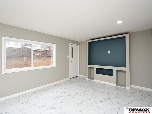 4136 Bellville Drive, Lincoln, NE 68521